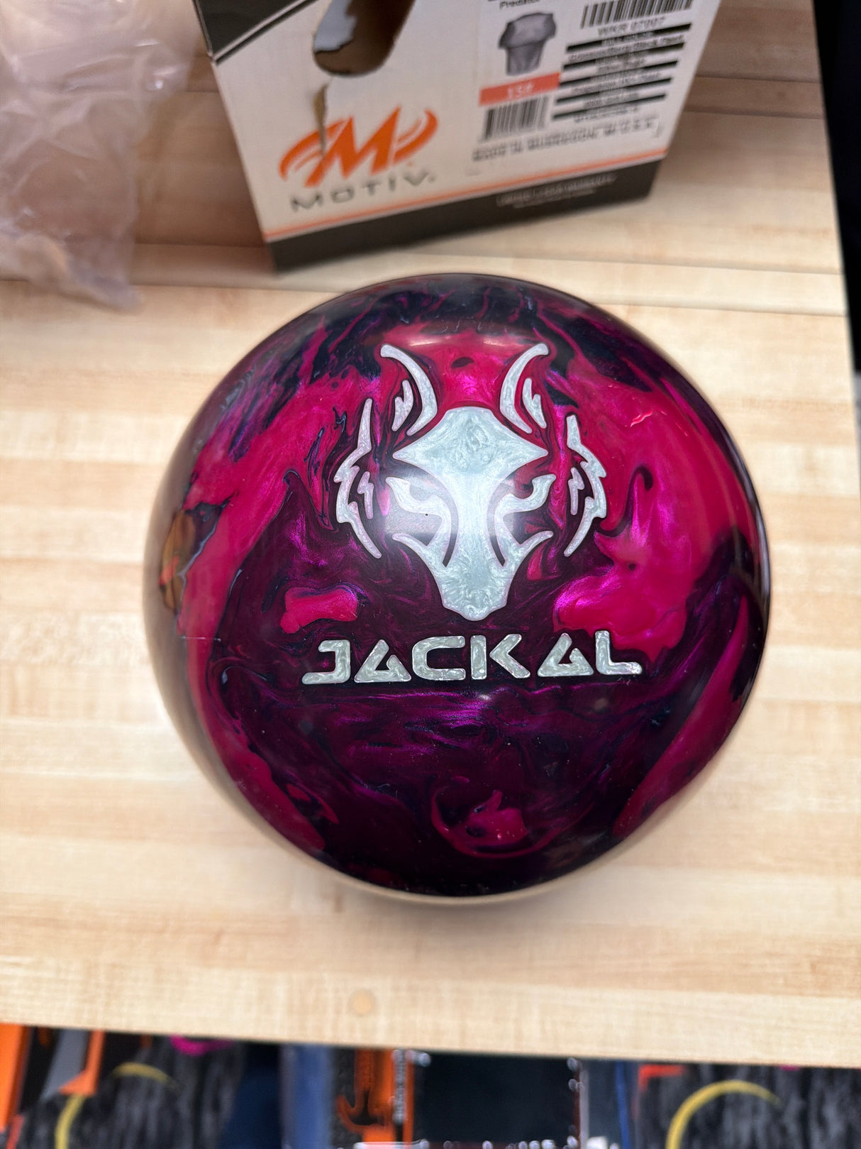Crimson Jackal NIB 15lb