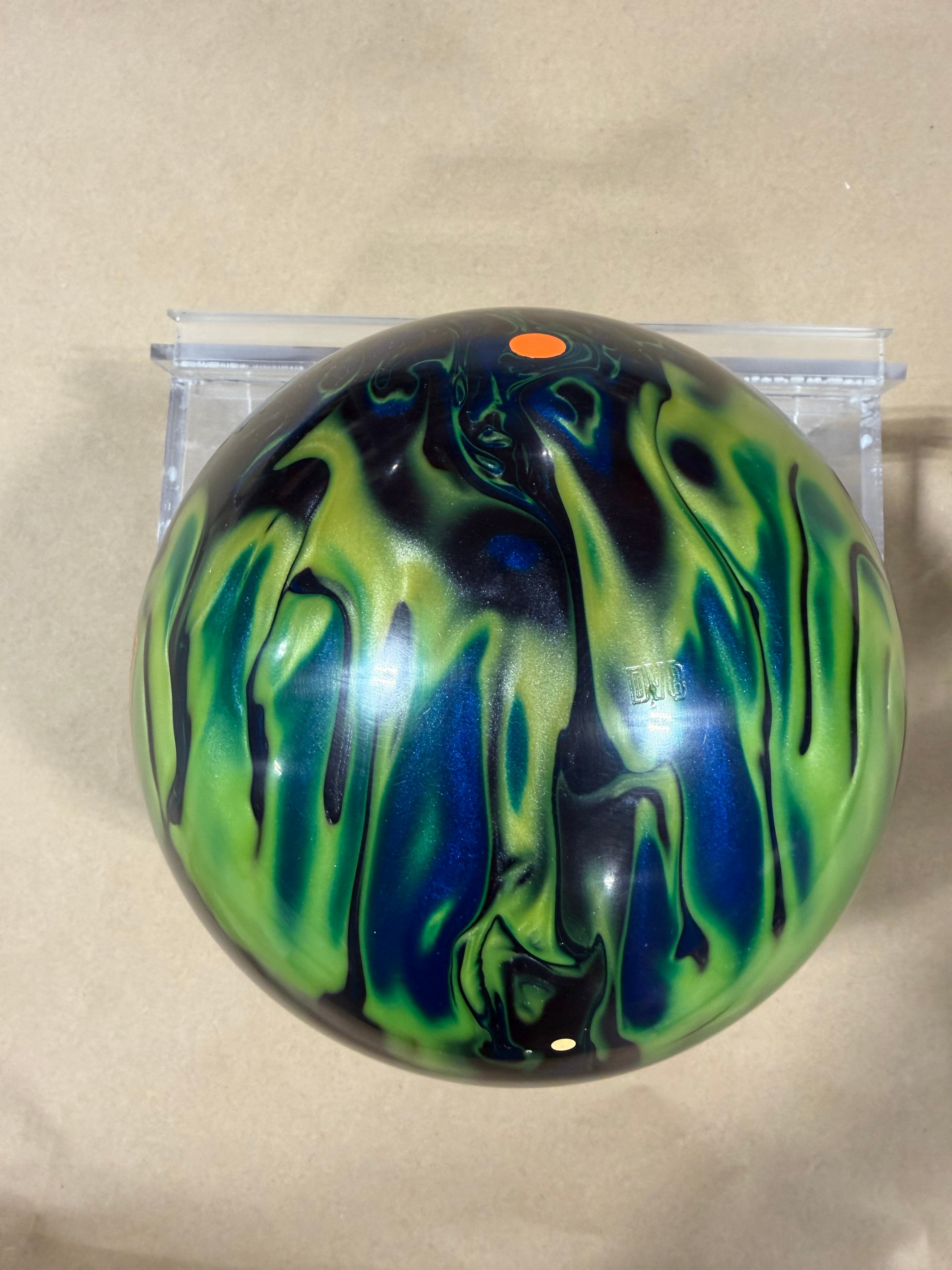 DV8 – World Wide Bowling Supplies